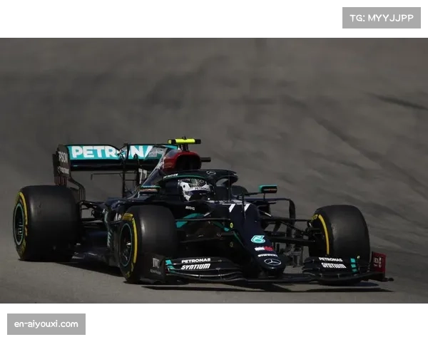 汉密尔顿在西班牙站最后十圈节奏提升 解决液压延迟后每圈快0.4秒